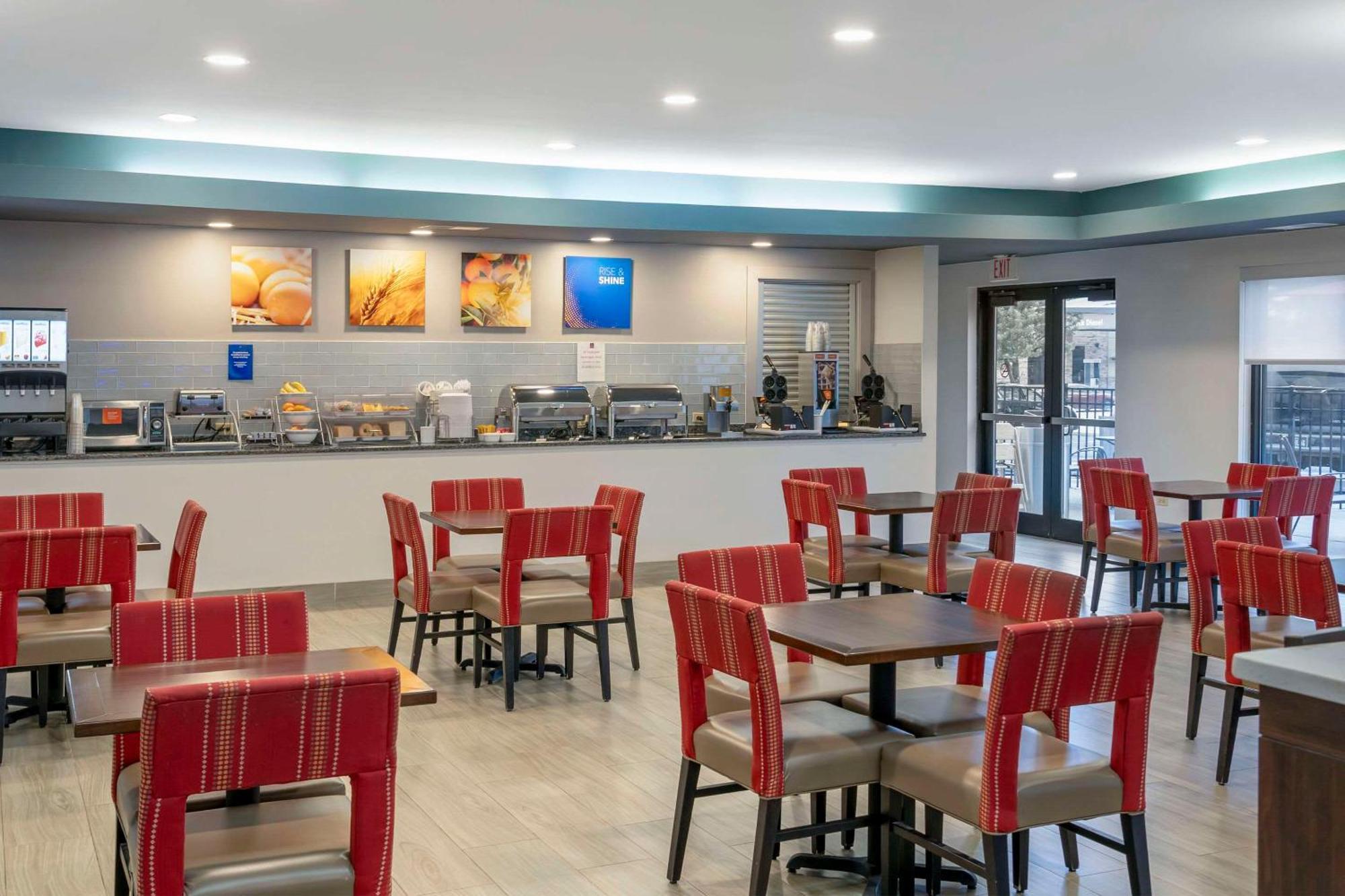 Comfort Suites Elgin Esterno foto