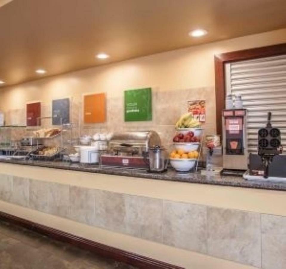 Comfort Suites Elgin Esterno foto