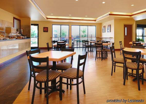 Comfort Suites Elgin Esterno foto